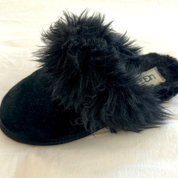 Ugg slippers - Picture 2 of 4